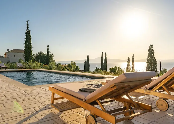Sadova Private Pool Panoramic View Villa Kalamáta