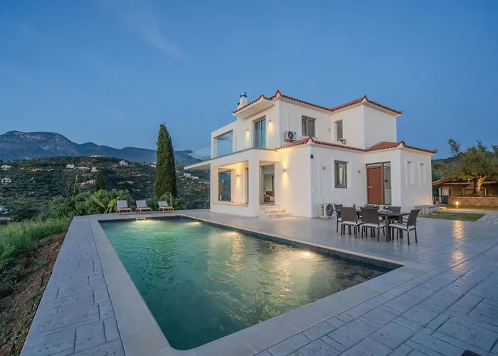 Sadova Private Pool Panoramic View Villa Kalamáta